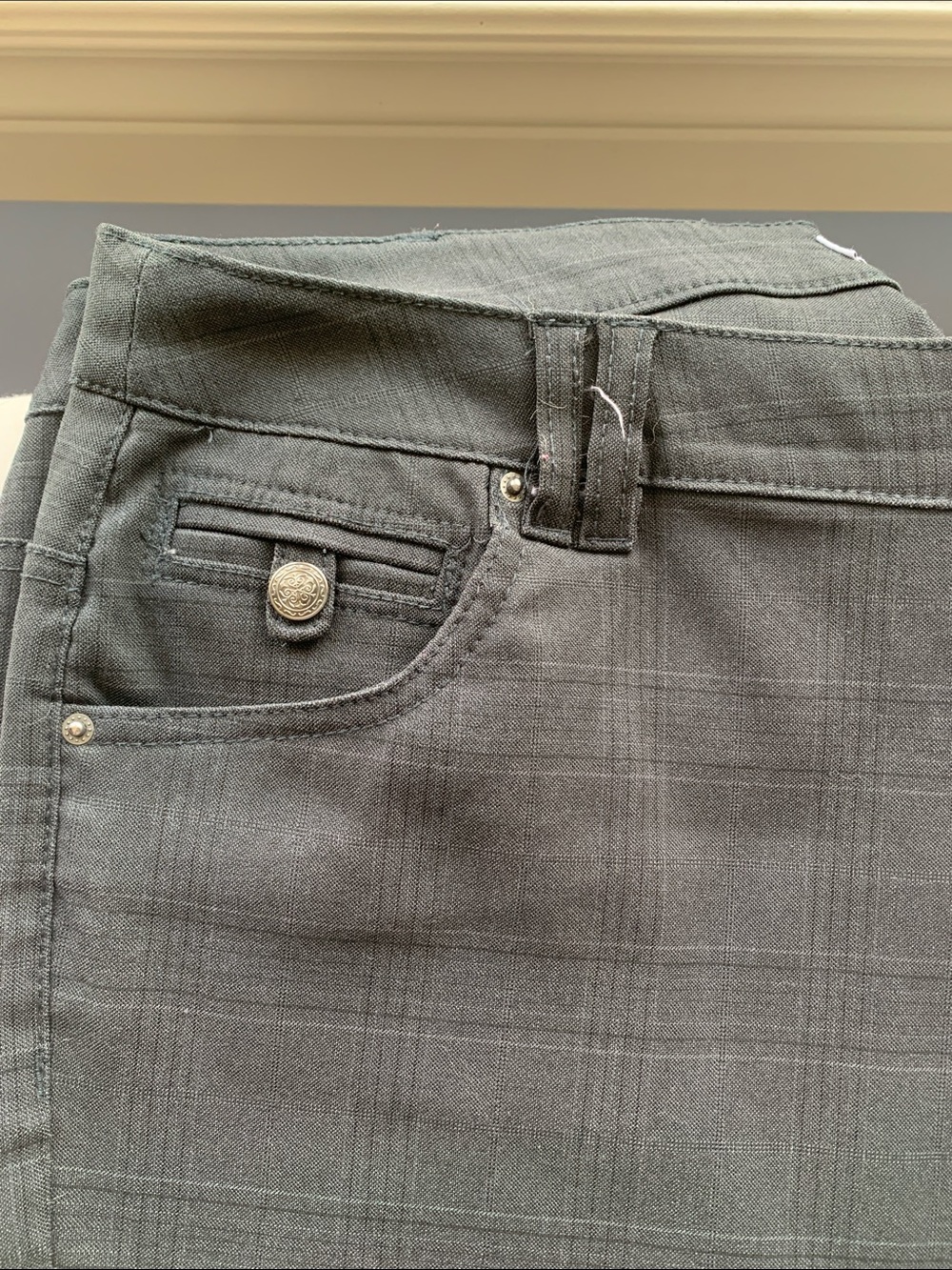✨4 for $20✨ 
Reitmans Dark Gray Plaid Pants